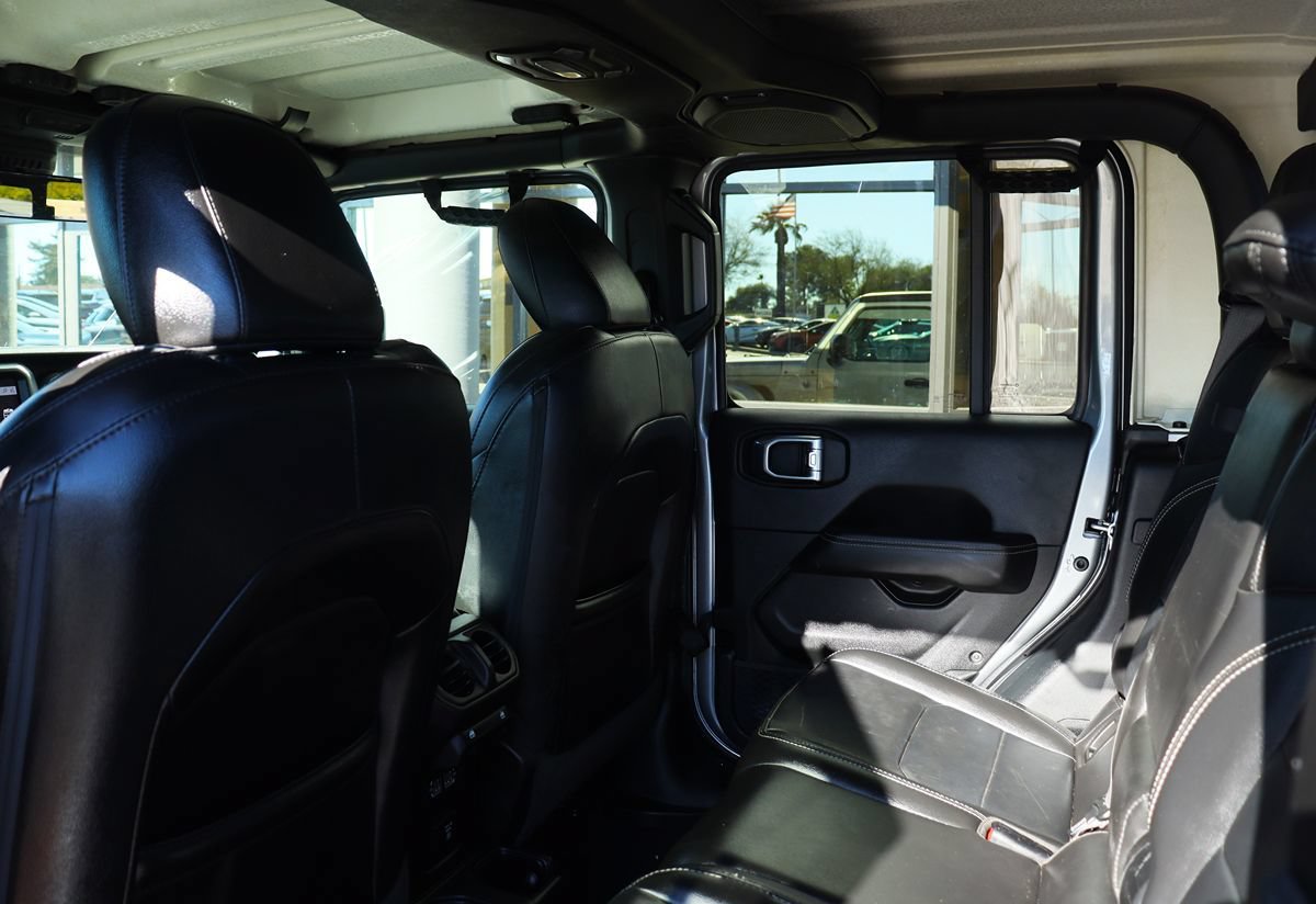 Used 2021 Jeep Gladiator Overland w/ Popular Equipment Package AWD/4WD image 37
