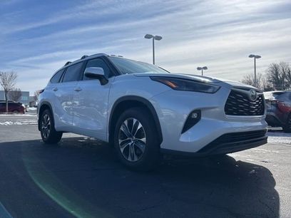 Used 2025 Toyota Highlander XLE