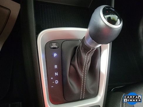 Used 2024 Hyundai Venue SEL image 22