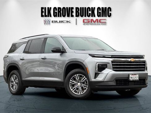 Used 2024 Chevrolet Traverse LT w/ LPO, Floor Liner Package image 2