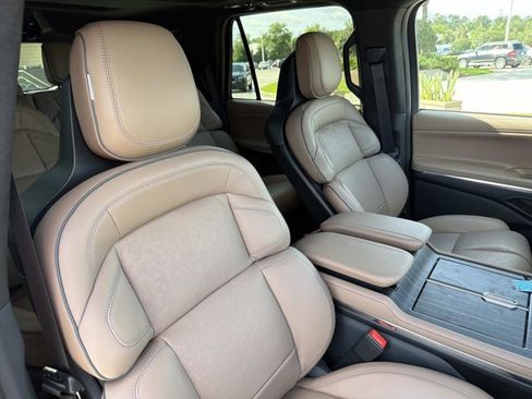 New 2026 Lincoln Navigator Black Label AWD/4WD image 18