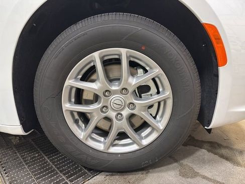 New 2026 Chrysler Pacifica Select FWD image 9