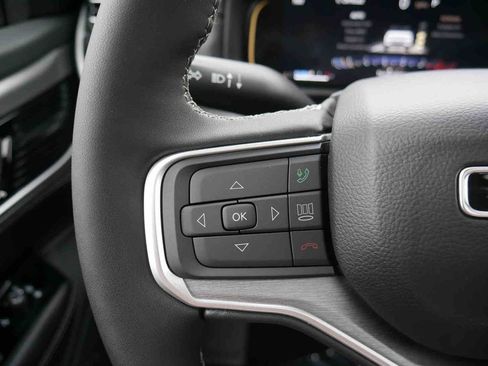 New 2025 Jeep Wagoneer L Series II image 38