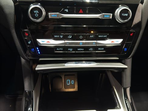 Used 2024 Ford Explorer ST w/ Technology Package image 34