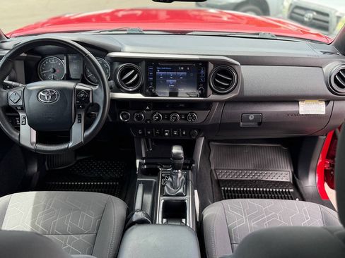 Used 2018 Toyota Tacoma TRD Off-Road w/ Technology Package AWD/4WD image 67