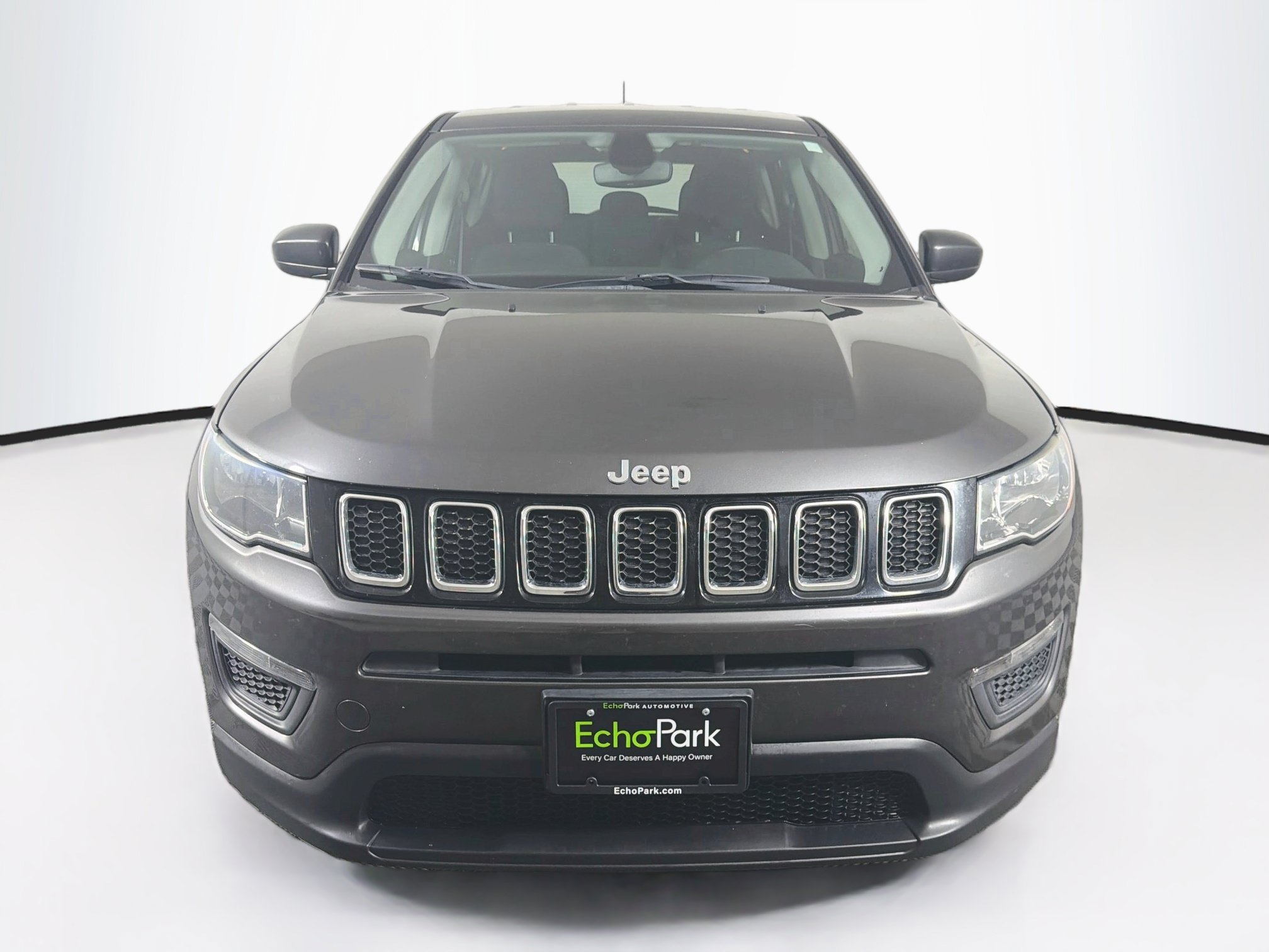 Used 2019 Jeep Compass Sport w/ Tech Group FWD image 2