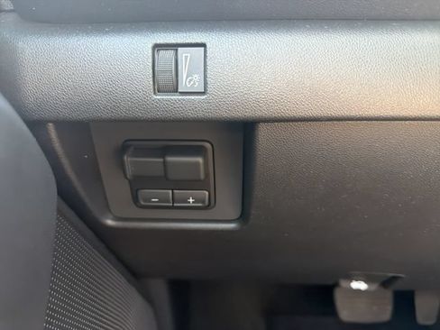 Used 2026 Chevrolet Colorado Trail Boss AWD/4WD image 33