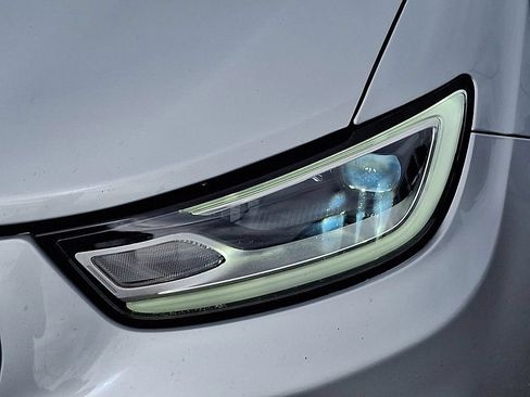 Used 2024 Chrysler Pacifica Touring-L FWD image 9