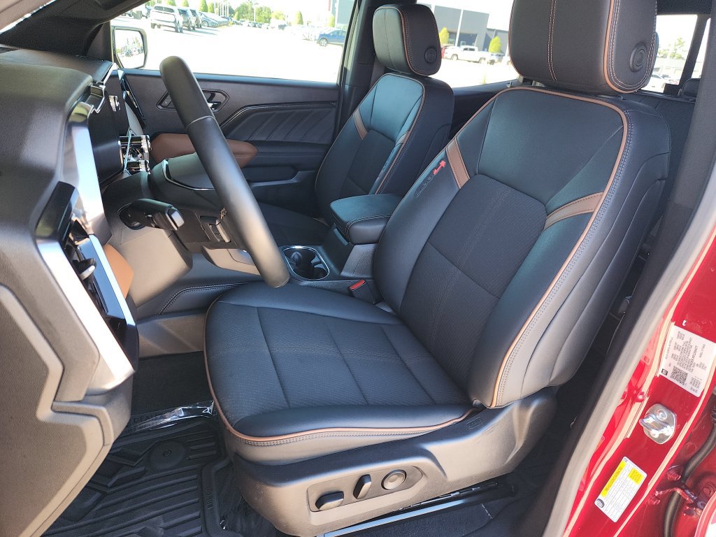 Used 2024 GMC Canyon AT4 w/ Technology Package AWD/4WD image 13