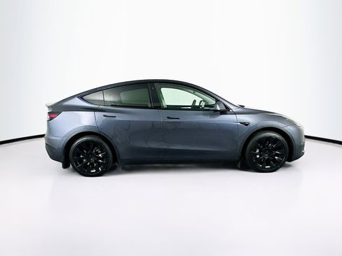 Used 2023 Tesla Model Y Long Range image 10