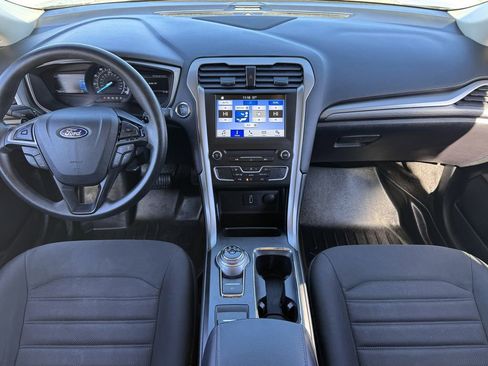 Used 2018 Ford Fusion SE w/ Fusion SE Technology Package image 11