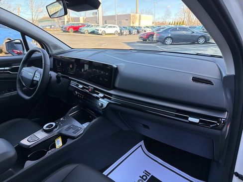 New 2026 Kia Sportage EX image 13