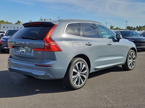 Certified 2022 Volvo XC60 B5 Momentum w/ Climate Package image 6