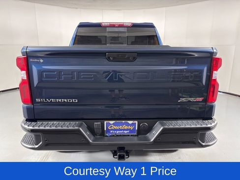 Used 2022 Chevrolet Silverado 1500 ZR2 AWD/4WD image 9