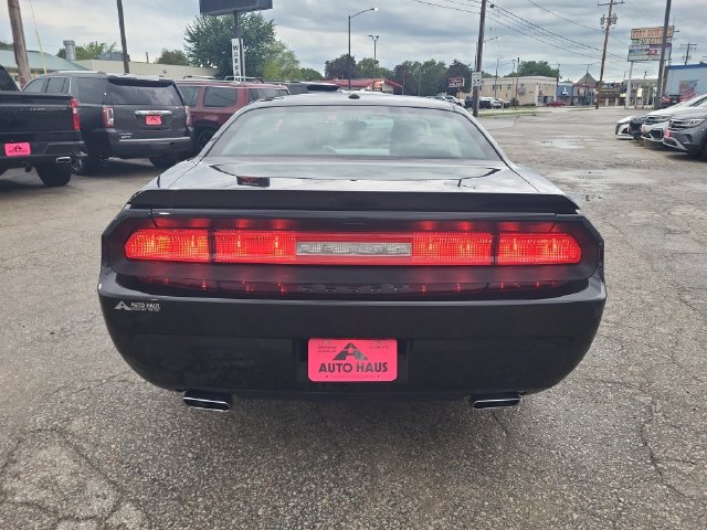 Used 2013 Dodge Challenger R/T RWD image 4