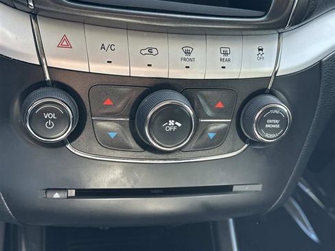 Used 2017 Dodge Journey SXT FWD image 17