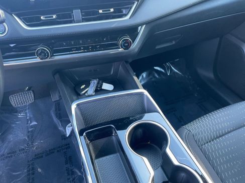 Used 2025 Chevrolet Equinox LT image 37