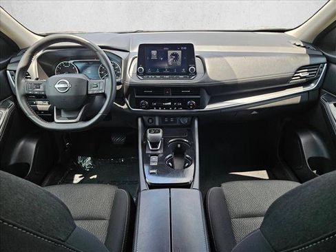Used 2025 Nissan Rogue SV FWD image 17