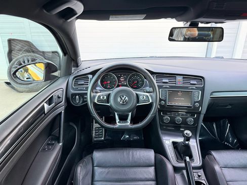 Used 2017 Volkswagen GTI SE FWD image 29