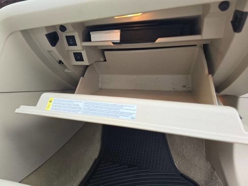 Used 2012 Volkswagen Passat 3.6 SEL Premium image 31