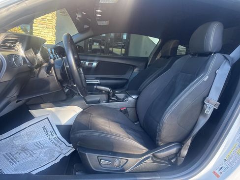 Used 2019 Ford Mustang GT w/ Equipment Group 301A image 9