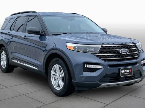 Used 2021 Ford Explorer XLT w/ Equipment Group 202A RWD image 3