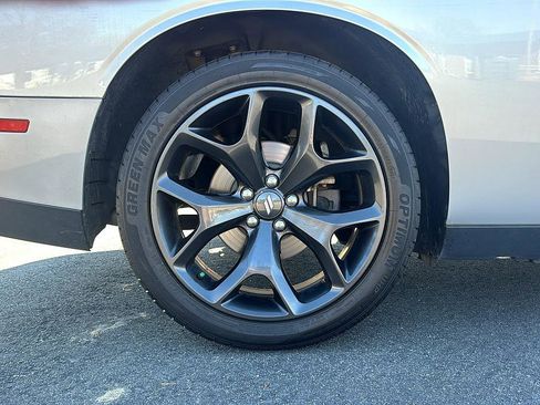 Used 2020 Dodge Challenger SXT w/ Blacktop Package image 18