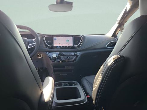 New 2026 Chrysler Pacifica Select image 20