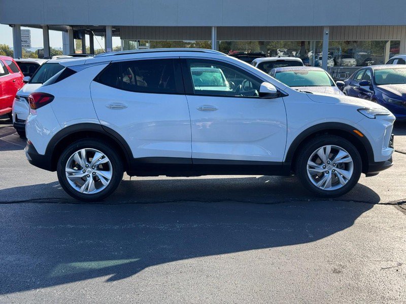 Used 2025 Buick Encore GX Preferred FWD image 2