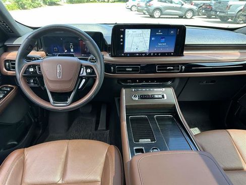 Used 2025 Lincoln Aviator Reserve w/ Illumination Package AWD/4WD image 12