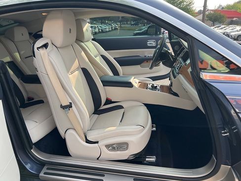 Used 2019 Rolls-Royce Wraith image 40