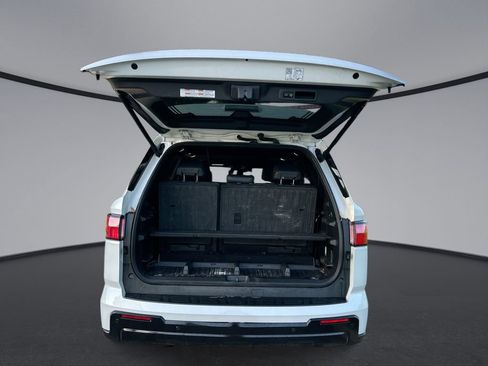 Used 2023 Toyota Sequoia Platinum AWD/4WD image 34