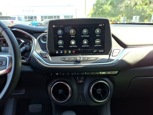 Used 2025 Chevrolet Blazer LT FWD image 14