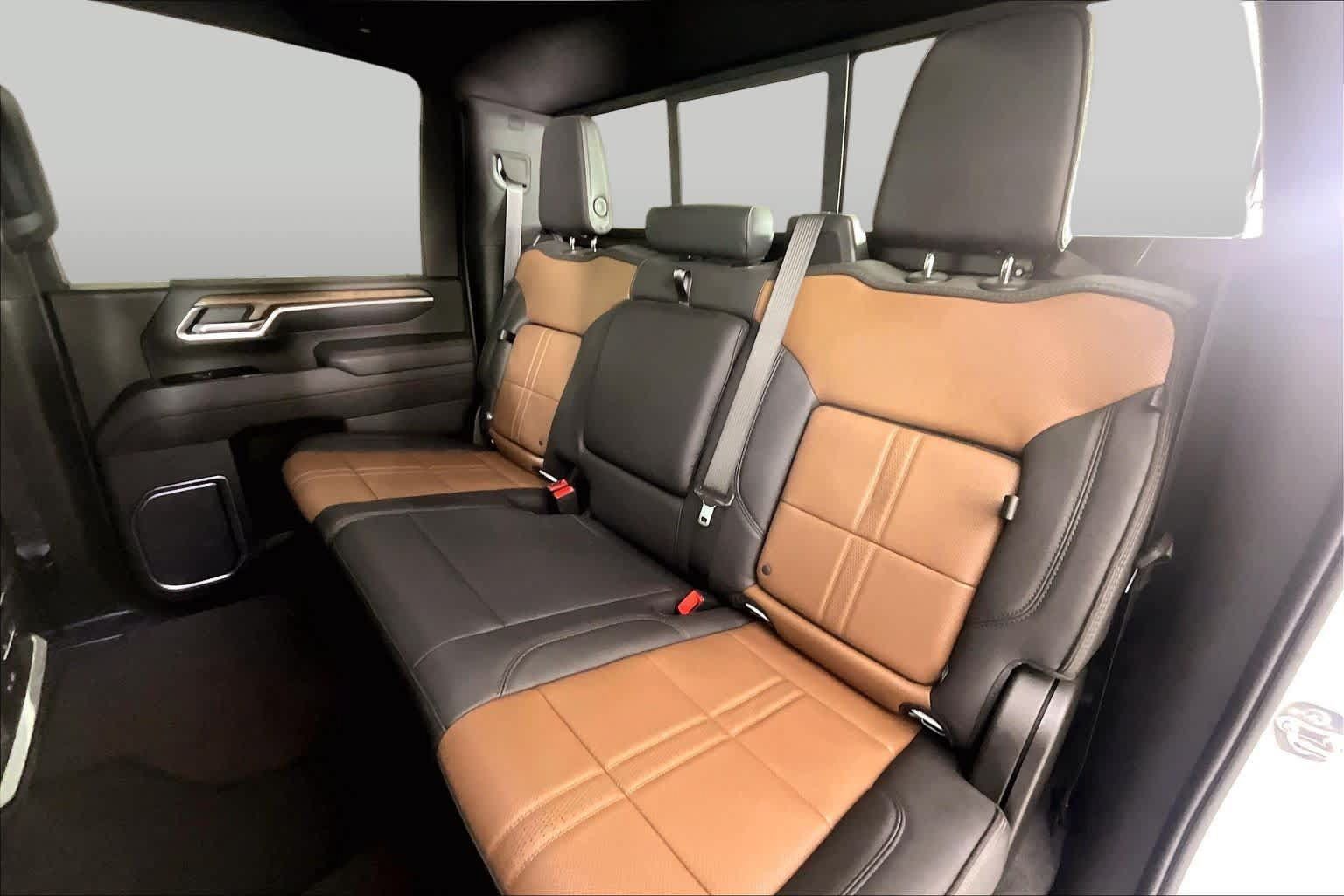 Used 2026 Chevrolet Silverado 3500 High Country w/ High Country Premium Package AWD/4WD image 18