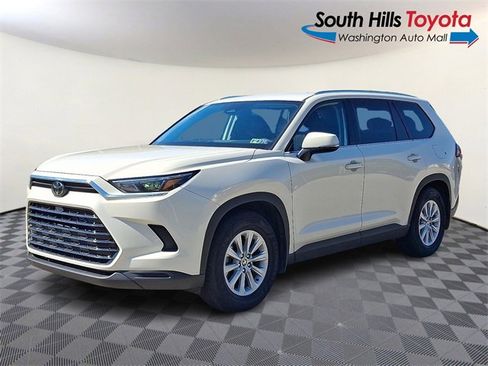 Certified 2024 Toyota Grand Highlander XLE image 3