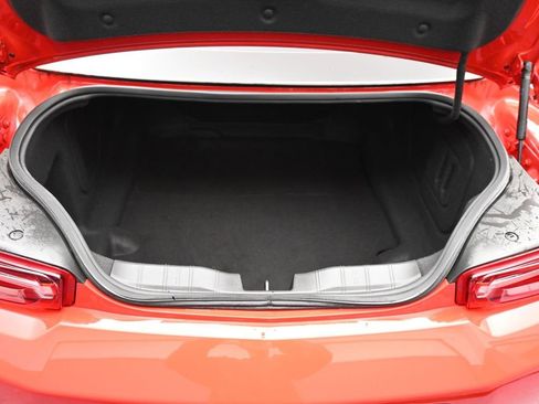 Used 2020 Chevrolet Camaro LT image 15