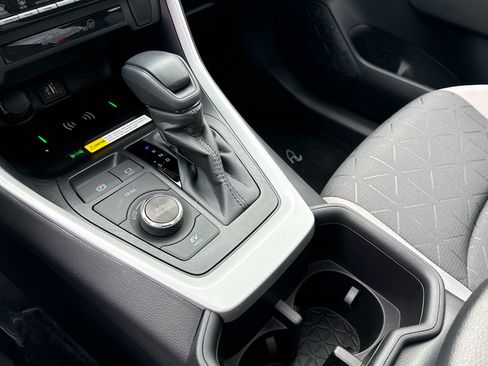 Used 2025 Toyota RAV4 XLE w/ Convenience Package image 21