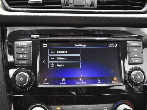 Used 2018 Nissan Rogue S AWD/4WD image 20
