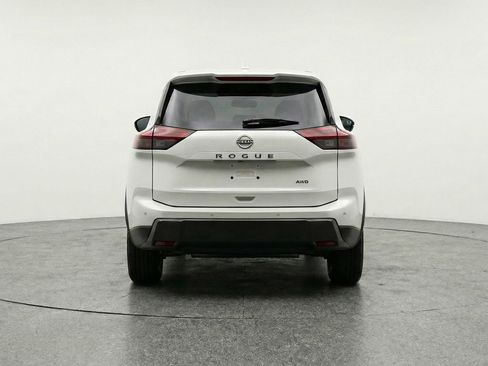 Used 2025 Nissan Rogue SV FWD image 7
