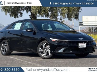 Used 2025 Hyundai Elantra Limited