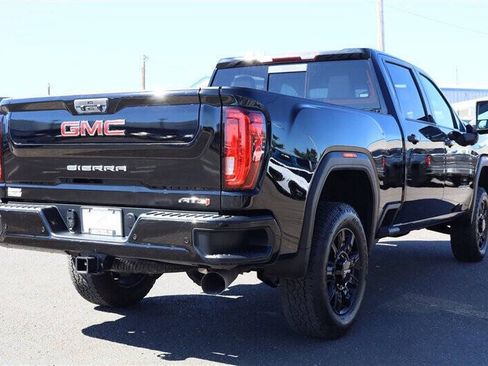 Used 2020 GMC Sierra 2500 AT4 w/ AT4 Premium Package AWD/4WD image 5