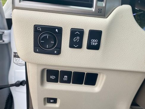 Used 2019 Lexus GX 460 Premium w/ Premium Package AWD/4WD image 25