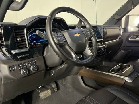 Used 2024 Chevrolet Silverado 3500 High Country image 17