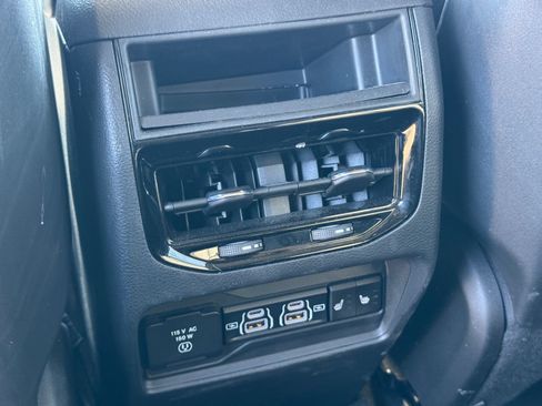Used 2023 Jeep Grand Cherokee 4WD 4xe image 18
