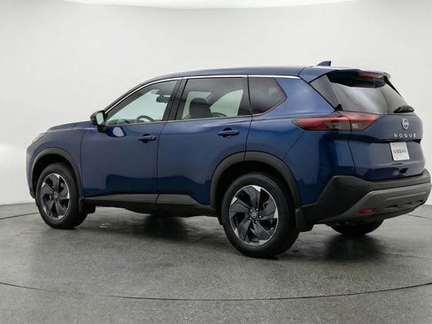 Used 2025 Nissan Rogue SV image 6