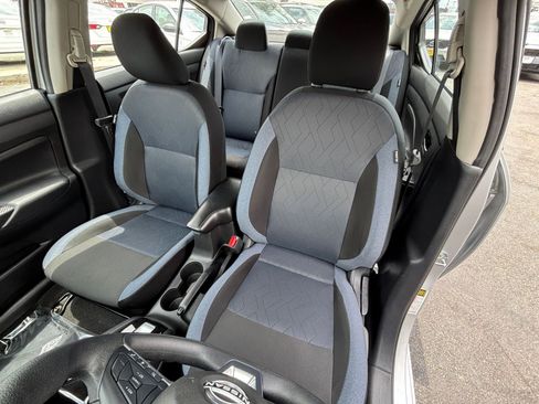 Used 2025 Nissan Versa SV FWD image 35