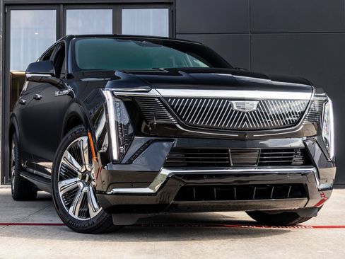Used 2026 Cadillac Escalade IQ Luxury 1 AWD/4WD image 2