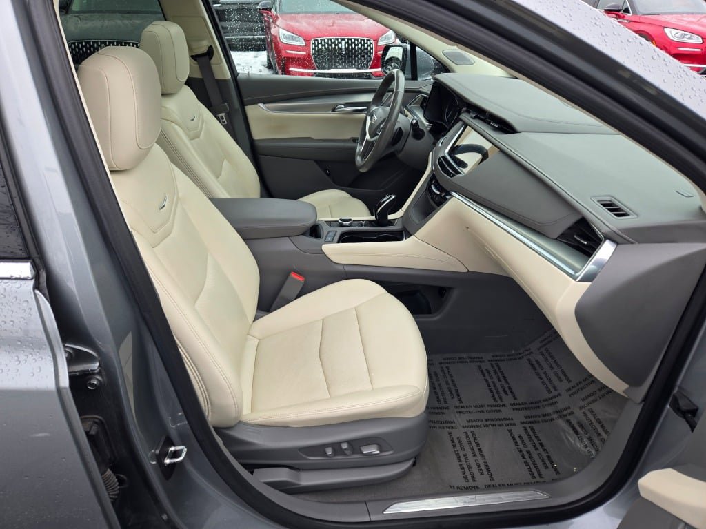 Used 2023 Cadillac XT5 Premium Luxury FWD image 5