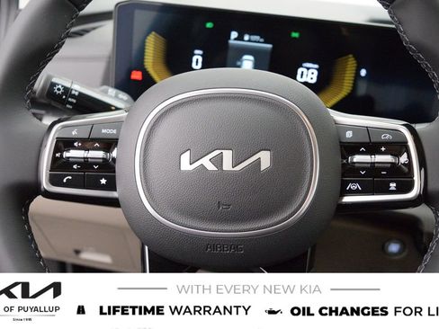 New 2026 Kia Carnival EX FWD image 26