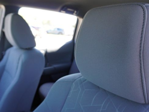 Used 2019 Toyota Tacoma TRD Sport w/ Technology Package image 25